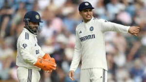 Shubman Gill's Captaincy: Nasser Hussain Highlights Missing 'Aura' and 'Reactive' Approach Compared to Kohli, Sharma
