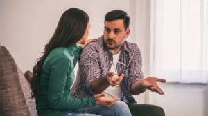 Dating Dealbreakers: Spotting the Subtle Signs of Commitment-Phobia