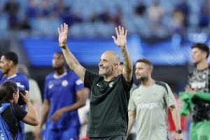 Lightning Delay Spurs Chelsea Manager's Criticism of US Club World Cup Hosting
Alternatively:
Chelsea Boss Slams US Club World Cup Choice After Lightning Halts Benfica Clash